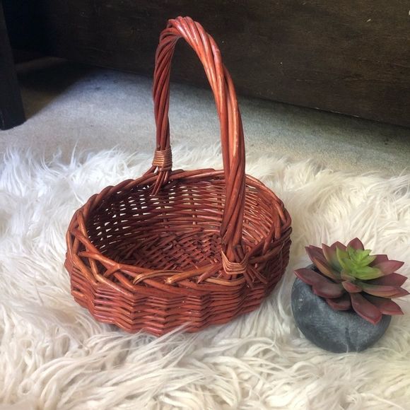 Vintage Other - Vintage Wicker Handle Oval Basket